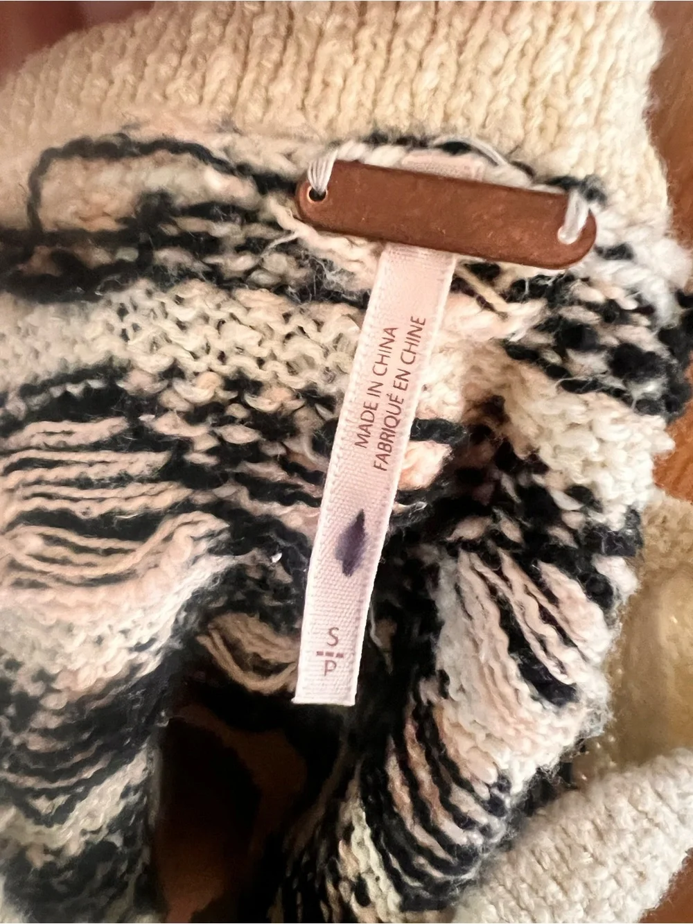 Free People Cream Knit Shoulder Bag with Black & Pink Pattern - Picture 2 of 3
